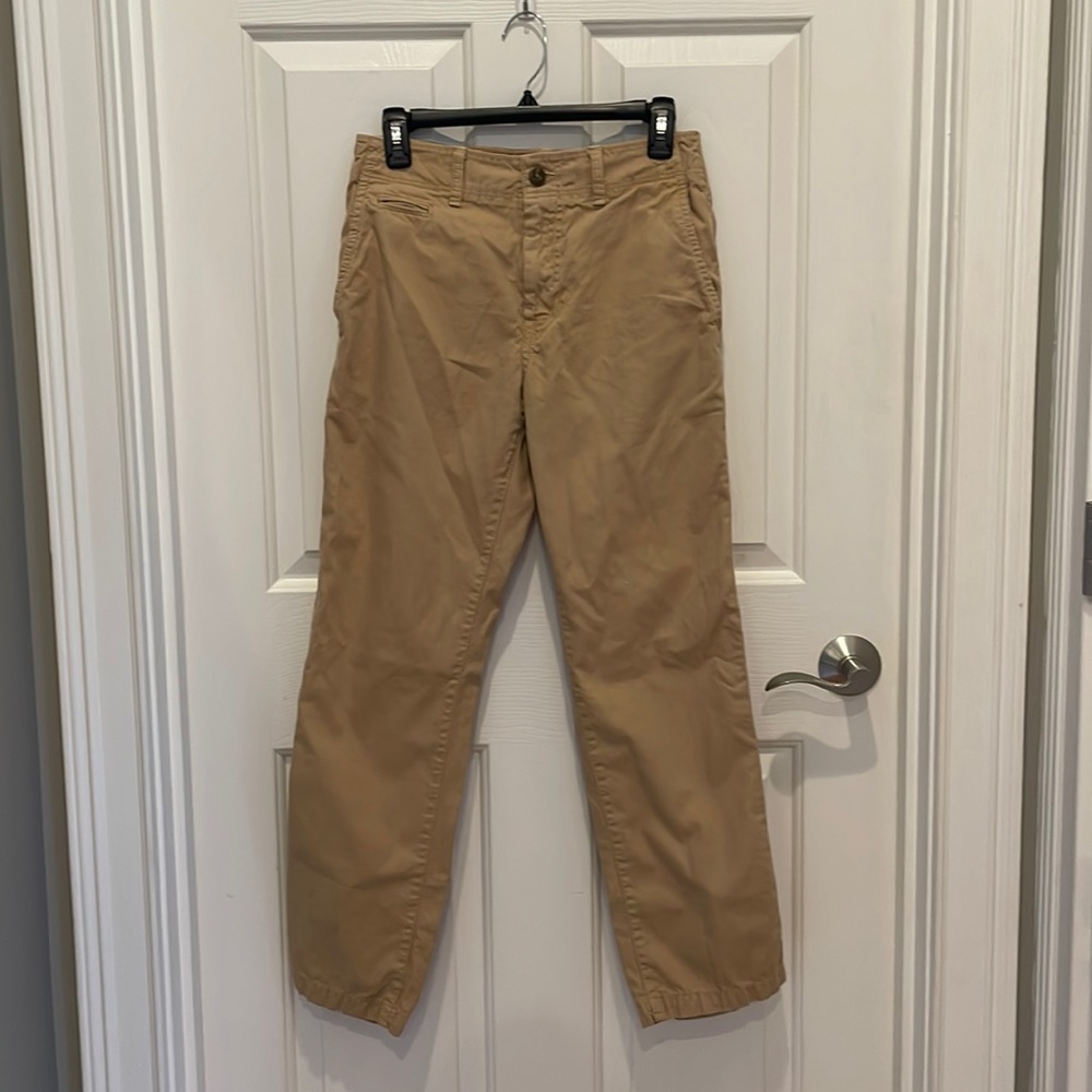 Men’s American Eagle khakis